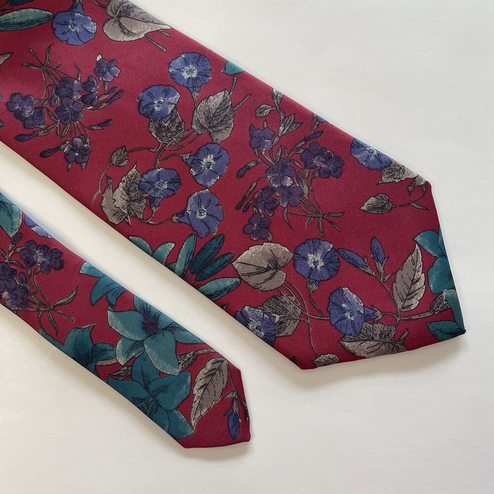 Vintage Van Heusen 417 Authentic Neckwear Burgundy Floral 100% Silk Tie